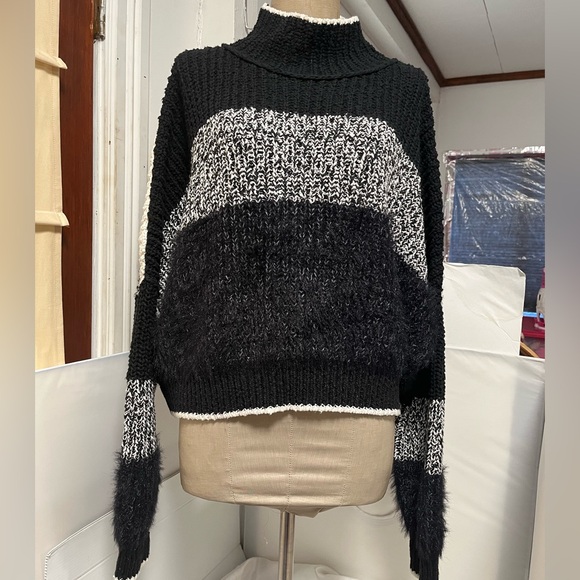 Free people XL top sweater black and white turtleneck - Picture 4 of 13